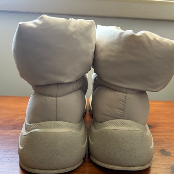 H&M pillow boots - Picture 3 of 6